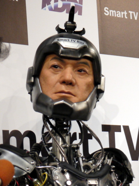 松平健、本人そっくりのロボットに対面！