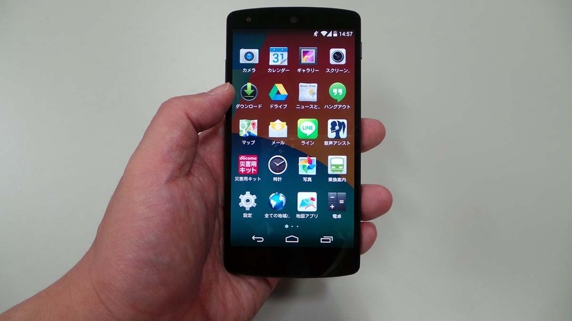 Android 4.4を先駆けて搭載。軽快な操作感だ。