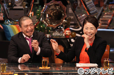 12月2日深夜放送の「ワイドナショー」にゲスト出演する安藤優子（右）と松本人志