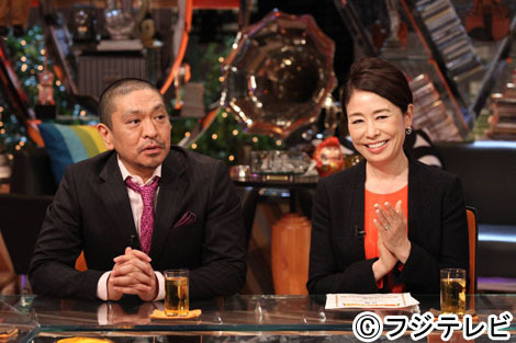 12月2日深夜放送の「ワイドナショー」にゲスト出演する安藤優子（右）と松本人志