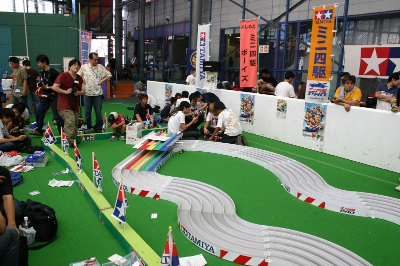 プレスカップコース。イベントではオープンコースとしてマシンの調整などに使われていた