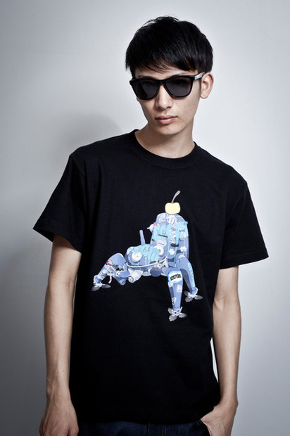 TACHIKOMA ICECREAM　TEE　Tシャツ　攻殻機動隊S.A.C.のブルー×ブラックを着用