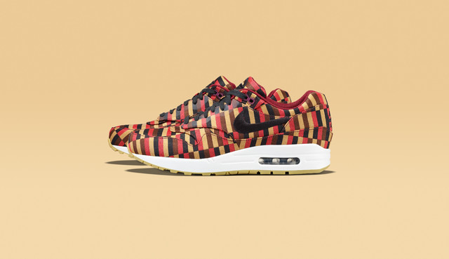 ROUNDEL BY LONDON UNDERGROUND×ナイキのAIR MAX 1