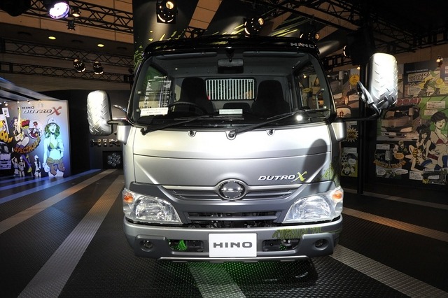 日野 デュトロX（東京オートサロン12）