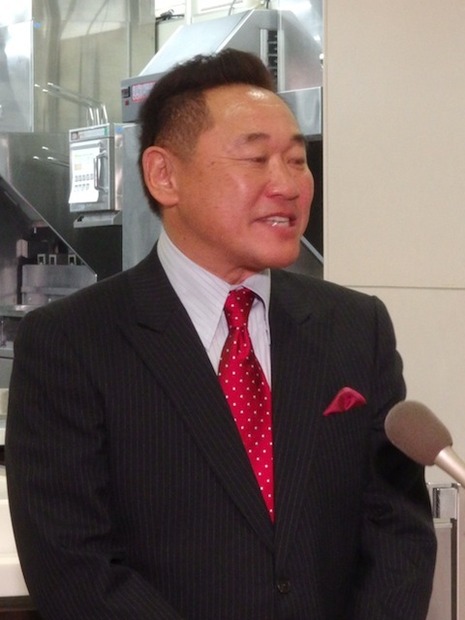 サッカー解説者松木氏