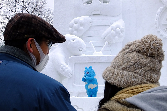 さっぽろ雪まつり初日に登場した「あべのべあ」