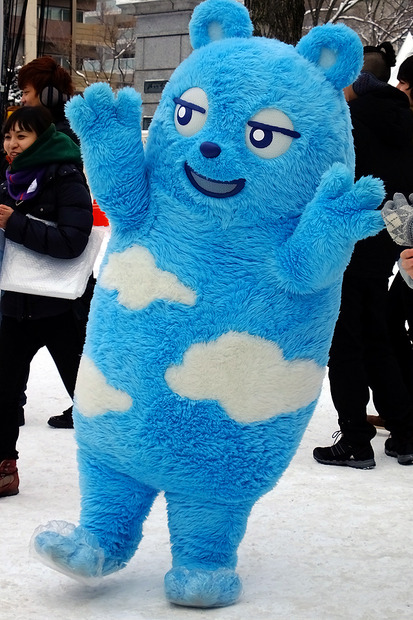 さっぽろ雪まつり初日に登場した「あべのべあ」