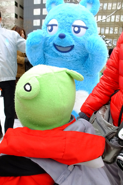 さっぽろ雪まつり初日に登場した「あべのべあ」