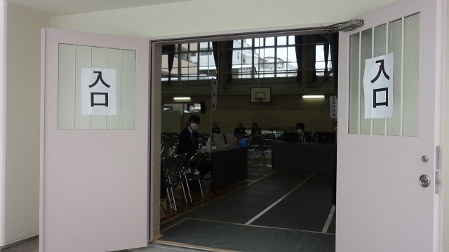 東京都知事選投票所