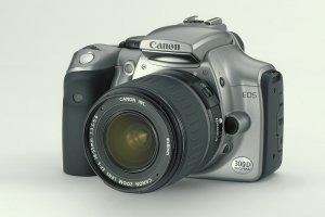 　キヤノンのプロ向けデジタル一眼レフカメラ「EOS-1D Mark II」が「TIPA ベストプロフェッショナルデジタル一眼レフカメラ」を、普及価格帯デジタル一眼レフカメラ「EOS 300D（国内名称：EOS Kiss Digital）」が「TIPA ブレークスルーアワード」を受賞した。