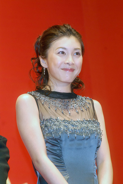 　竹内結子、宮沢りえ、中谷美紀、広末涼子ら、セクシーなドレスで登場し「第20回東京国際映画祭」を華やかに盛り上げた豪華女優の写真を紹介する。