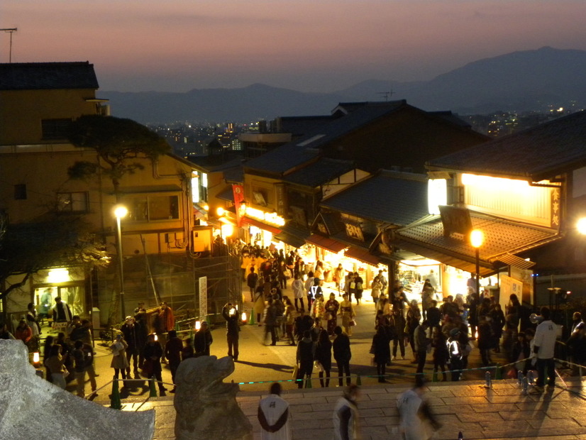 東山花灯路