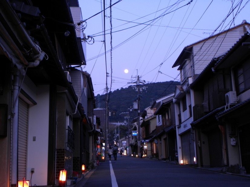 東山花灯路