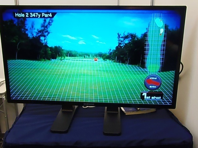 コンセプト映像その3。ゴルフショットの位置を表示させ、プレイヤーと情報共有するイメージ