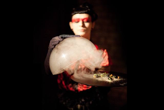 「Guerilla Restaurant UNDER THE ROOF」2012
