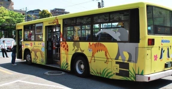 ZOOバス。この車体は、通常は路線バスとして運行している