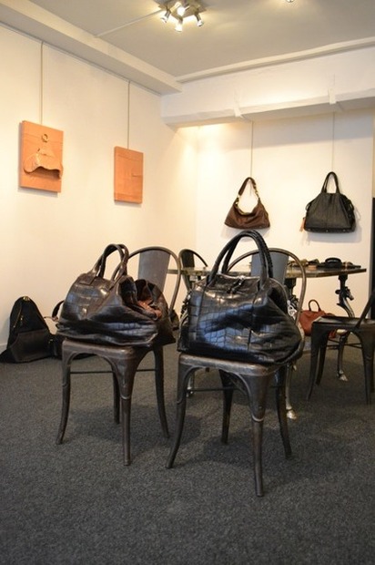 コーネリアン タウラス初のアートワーク展、青山にて開催