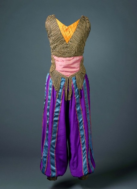 レオン・バクスト「踊り子」あるいは「オダリスク」の衣裳（《シェエラザード》より）1915-30年代頃 オーストラリア国立美術館