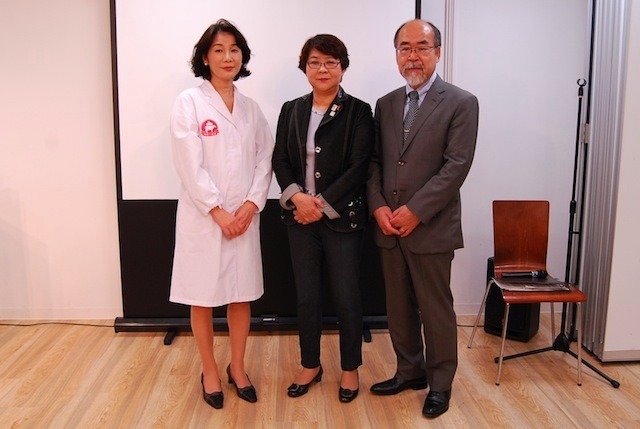 肉焼き総研セミナー講師。向かって右から鈴木敏郎氏、仲眞美子氏、佐藤秀美氏