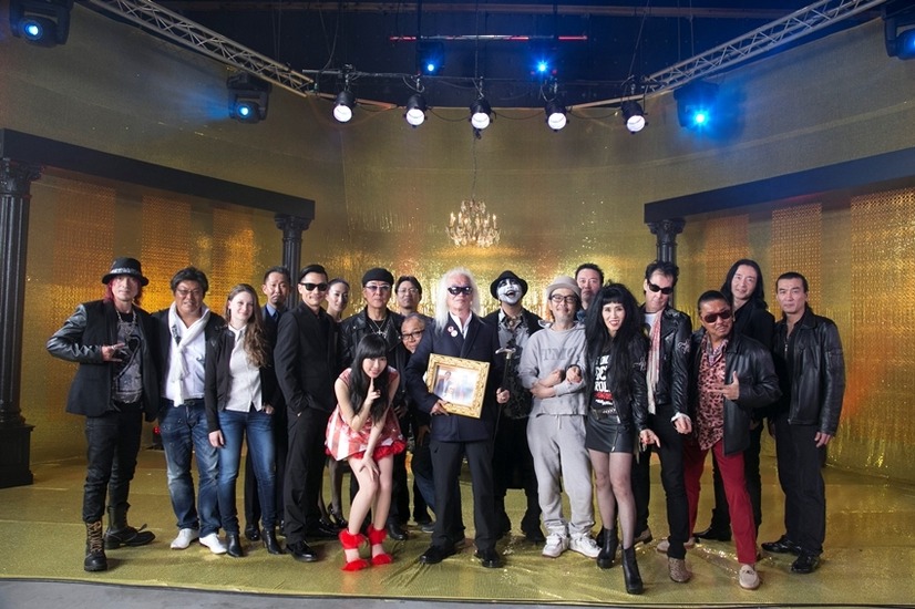 「シェキナベイベー」MVに出演する豪華キャスト