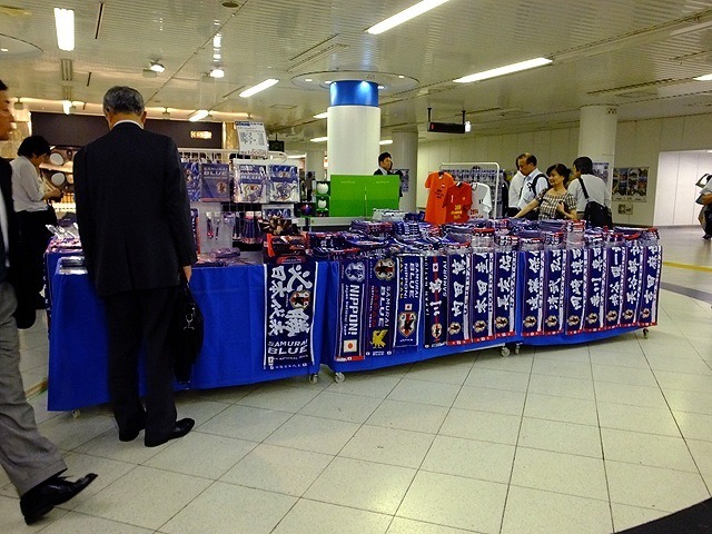 東京駅「動輪の広場」