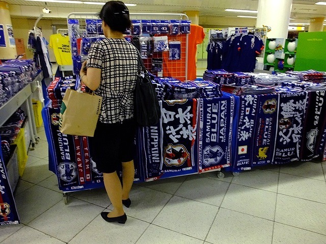 東京駅「動輪の広場」