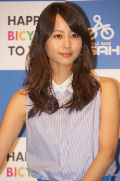 サイクルベースあさひの新CM発表会に出席した堀北真希さん