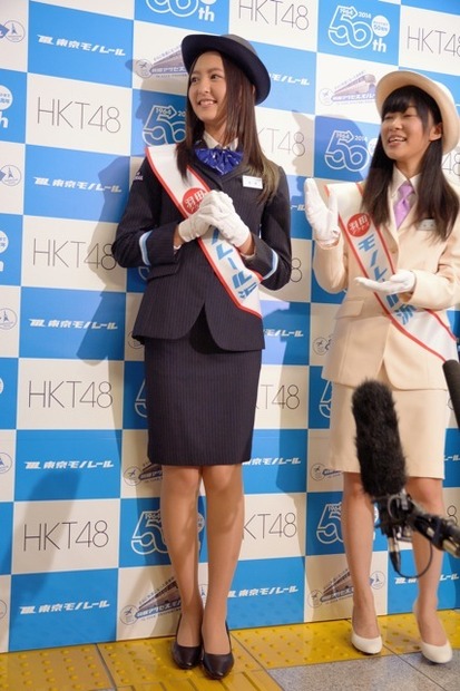 HKT48（7月18日、東京モノレール新型車出発式）