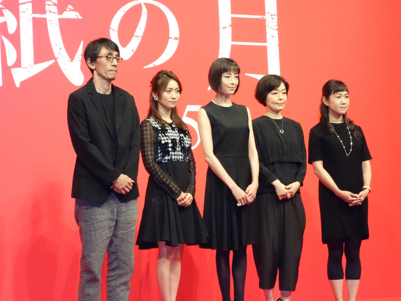 左から吉田大八監督、大島優子、宮沢りえ、小林聡美、原作の角田光代