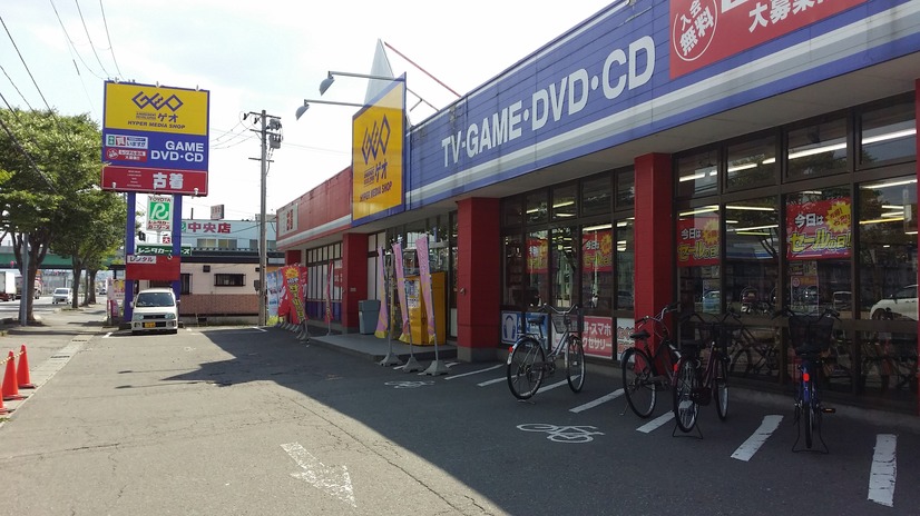 DVDレンタル大手「ゲオ」は北海道から沖縄まで全国に1,000店舗以上を展開しており、とくに中古スマホの取り扱いにも熱心