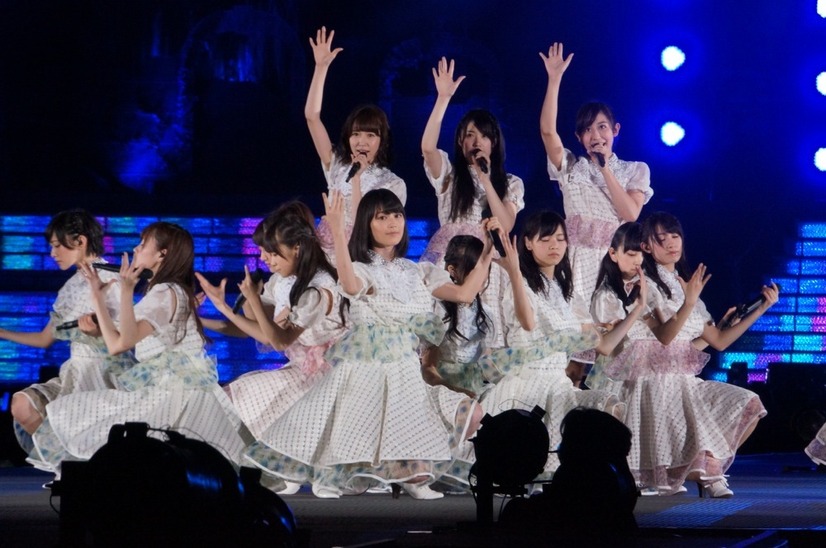 乃木坂46のツアー「真夏の全国ツアー2014 東京公演」に、活動休止中のメンバー生田絵梨花がサプライズ出演