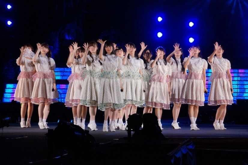 乃木坂46のツアー「真夏の全国ツアー2014 東京公演」に、活動休止中のメンバー生田絵梨花がサプライズ出演