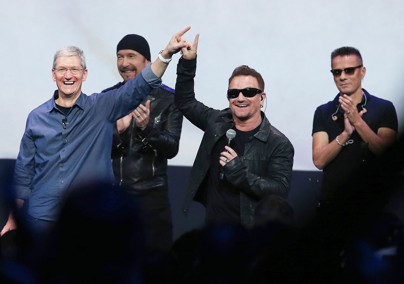 アルバム「Songs of Innocence」のリリースを発表したロックバンドU2(c) Getty Images