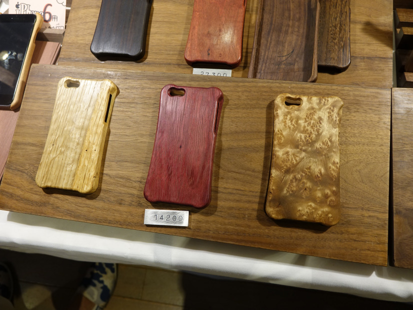 松葉製作所の木製iPhoneケース