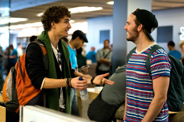 ロバート・シーハン（Robert Sheehan）、サム・クラフリン（Sam Claflin）（c）Getty Images