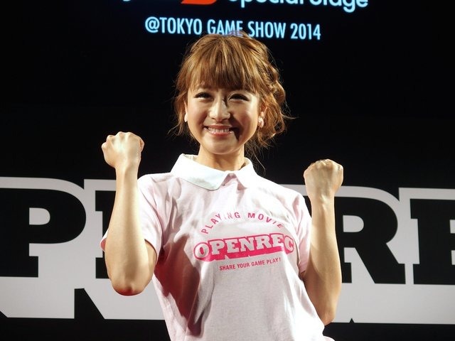 【TGS 2014】スマホゲームを遊んでプレイ動画を投稿！ タレントの鈴木奈々さんも参戦したCyberZブースレポート