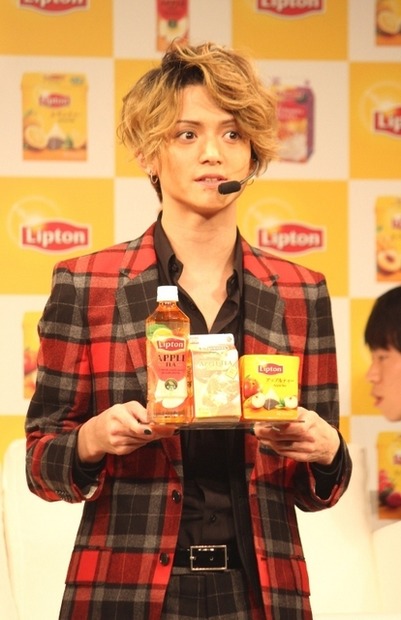 俳優・歌手の三浦涼介