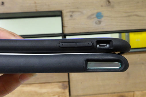 Xperia A（so-04e)対iPhone 6。Xperia分厚すぎる＆iPhone 6薄すぎ。