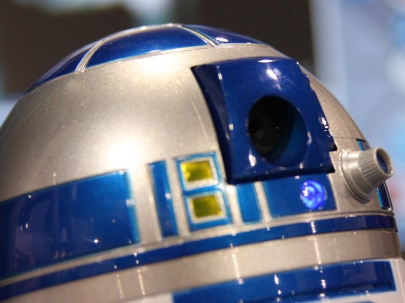 「R2-D2は見た！」という感じの目。監視カメラとしておいておくとカモフラージュできそうな気がする