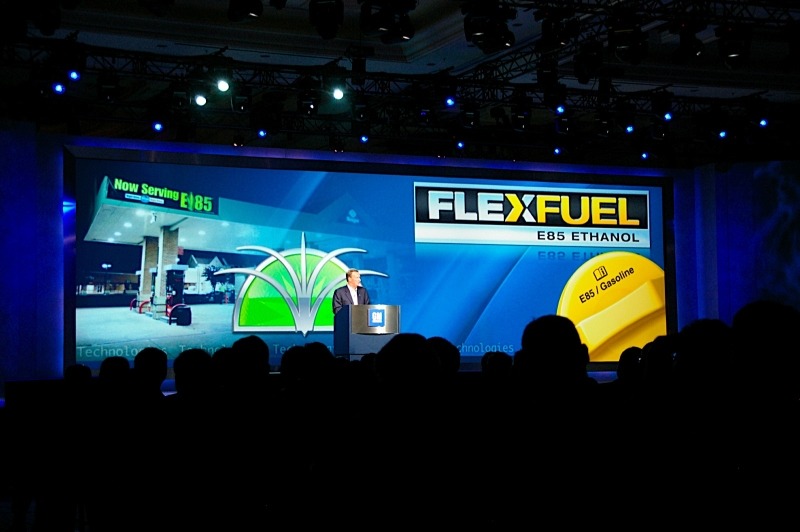 脱石油エンジン「FLEX FUEL」