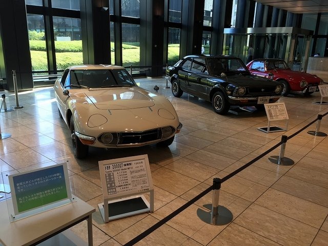 40年前に走っていたスポーツカーも展示