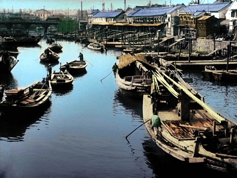 『カラーでよみがえる東京 』　明治時代末期・木造の日本橋 （1907年）