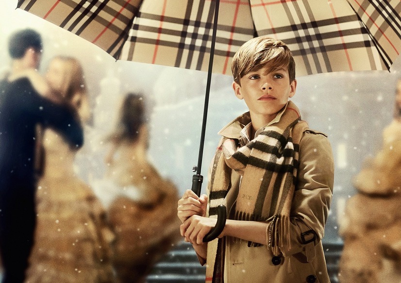 バーバリー2014年のクリスマスキャンペーンフィルムに登場したロメオ・ベッカム