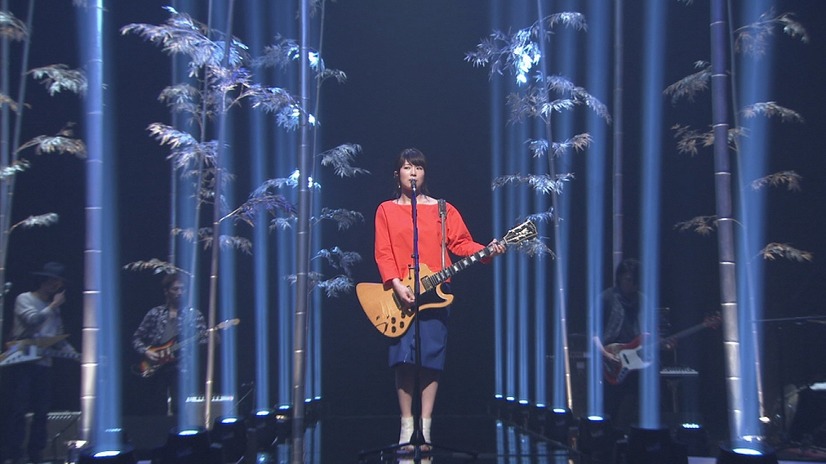 演奏する椎名林檎