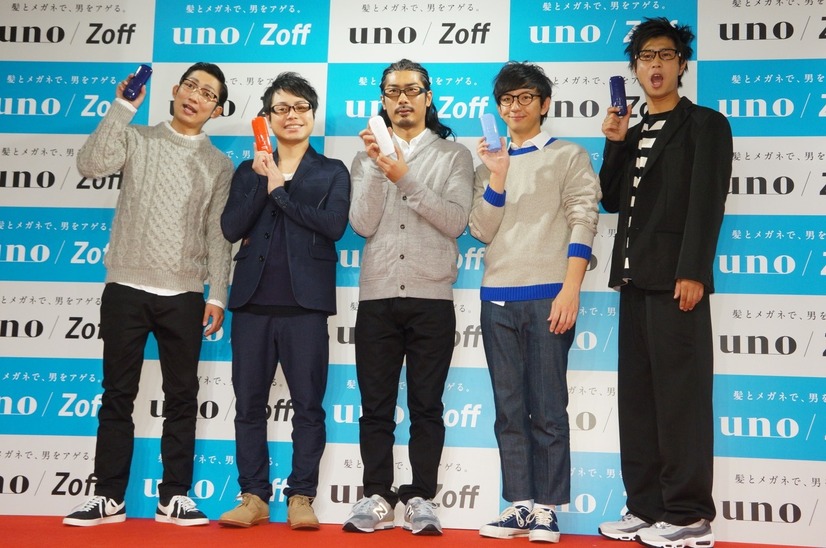 「uno/Zoff『自己ベスト写真館』PRイベント」に出席したパンサーとノンスタイル