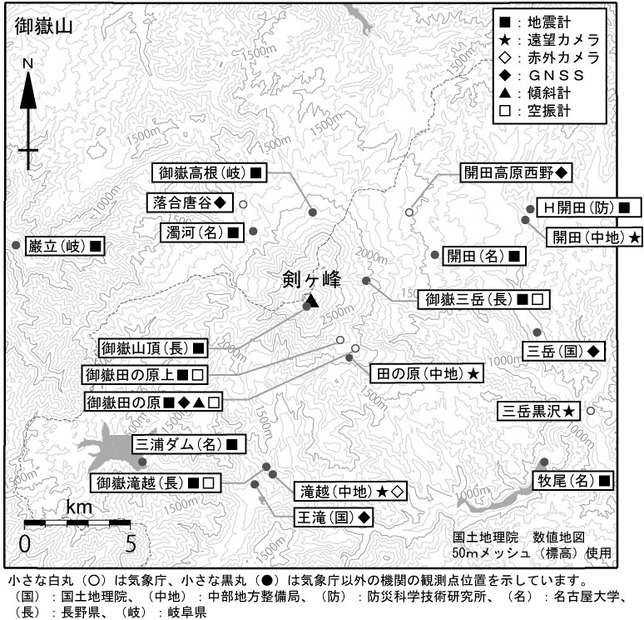 御嶽山近辺には複数の観測点があるが、望遠監視カメラはさほど多くない（画像は気象庁公開の観測点配置図）。