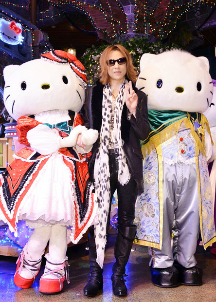 YOSHIKI（X JAPAN）＆ハローキティ／ハローキティ40thパレード「ARIGATO EVERYONE！」 in サンリオピューロランド