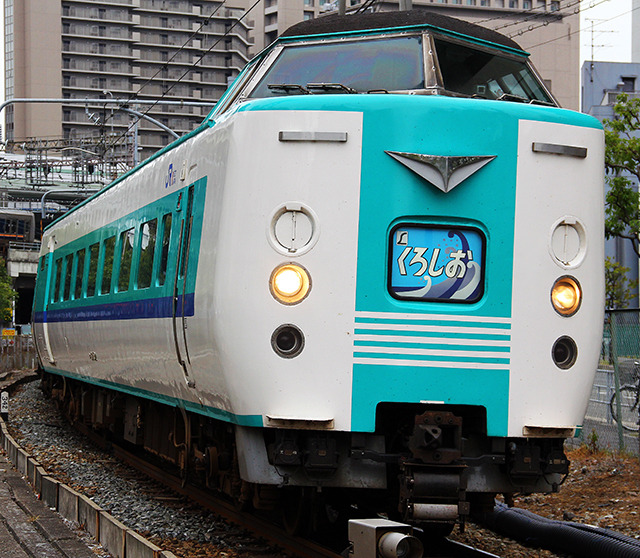 京都・大阪と和歌山・白浜・勝浦を結ぶ特急「くろしお」（photo：大野雅人）