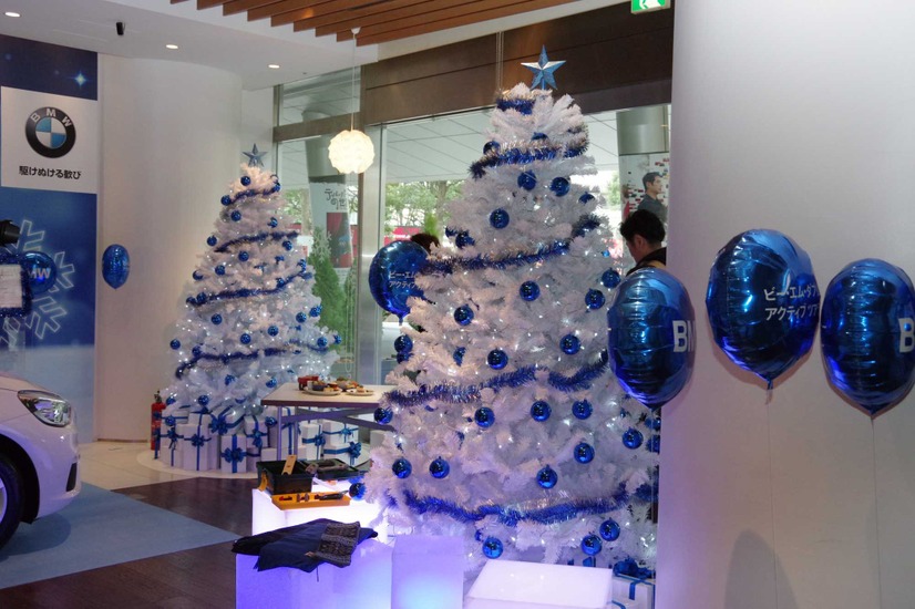 東京・六本木ヒルズカフェ/スペースに期間限定オープンする「The Blue Christmas Cafe by BMW」