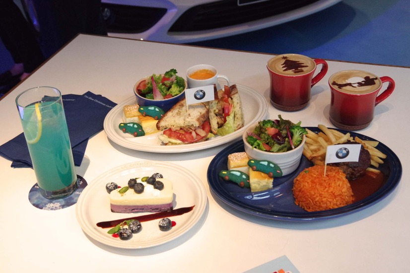 東京・六本木ヒルズカフェ/スペースに期間限定オープンする「The Blue Christmas Cafe by BMW」